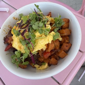 Pink Willow Cafe - Sunrise Hash Bowl - Breakfast & Brunch Near Me - Cottleville, Missouri