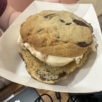Lucy Boone Ice Cream - Ice cream sandwich made to order! - Ice Cream & Frozen Yogurt Near Me - New Orleans, Louisiana