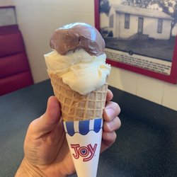 Freddy's Frozen Custard & Steakburgers - Single half and half