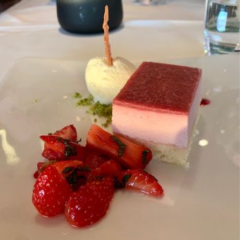 Panorama Resort & Spa - Strawberry dessert Delicious - Health Retreats Near Me - Feusisberg, SZ Panorama Resort & Spa - Strawberry dessert Delicious - Health Retreats Near Me - Feusisberg, SZ