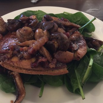 The Glen Tavern - Steak & Mushroom Guinness Pie, this was decadent, rich and delish! - Gastropubs Near Me - Halton Hills, Ontario