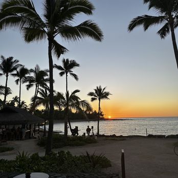 Moana Restaurant - Sunset from the restaurant - Wine Bars Near Me - Kailua-Kona, Hawaii Moana Restaurant - Sunset from the restaurant - Wine Bars Near Me - Kailua-Kona, Hawaii