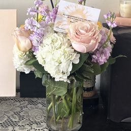 Arrangement as delivered. Arrangement as delivered.