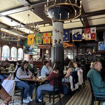 The Black Rose - Indoor bar - American Near Me - Boston, Massachusetts