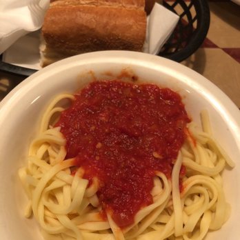 Angelo's - Linguini side with hot, crusty bread. Yum! - Pizza Near Me - Southampton, Pennsylvania