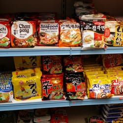 Han Me Oriental Food & Gifts - Ramen galore!