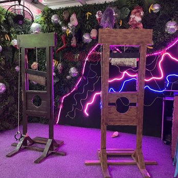 Wonder bar - Fort Worth - Halloween decor/photo ops - Bars Near Me - Fort Worth, Texas