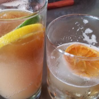 Easy ‘Que - Swirled slush alcohol drink and easy bourbon - Barbeque Near Me - Kailua, Hawaii