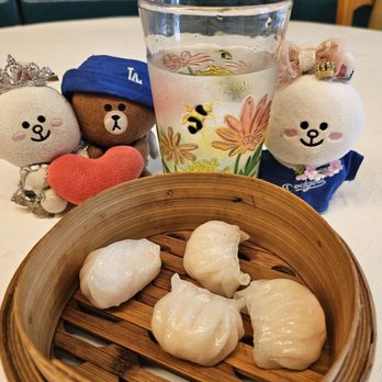 Wah Kung - Ha gow... shrimp dumplings... okay... - Chinese Near Me - Honolulu, Hawaii