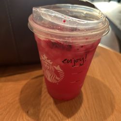 Starbucks - Grande Mango Dragonfruit Lemonade Refresher