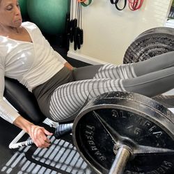 True Action San Leandro - Leg Press