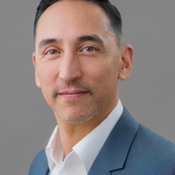 Atlas Studios Pro - We provide clean and modern headshots for real estate agent in San Jose, CA. Give us a call, we'd love to help you!