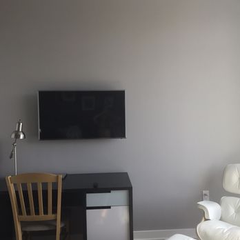 Custom Plasma Install - No unsightly wires with this TV wall mount - Home Theatre Installation Near Me - Orlando, Florida Custom Plasma Install - No unsightly wires with this TV wall mount - Home Theatre Installation Near Me - Orlando, Florida