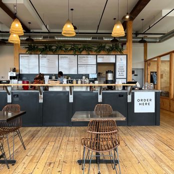 Hello Juice - a view of a coffee shop - Juice Bars & Smoothies Near Me - St. Louis, Missouri