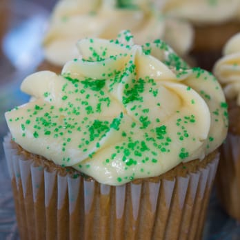 Fells Point Farmers Market - Bunny Bear Sweets 'N Eats Cupcakes June 18, 2016 - Farmers Market Near Me - Baltimore, Maryland