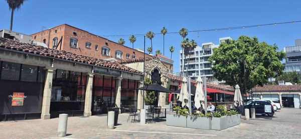 Chapman Plaza by null