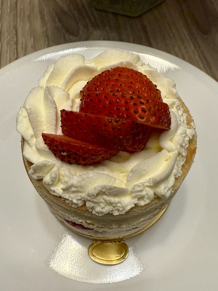 M E Concept Cakes Logo
