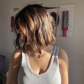 Beautified By Rox - Shaggy bob cut with warm toned highlights for extra vibrancy! - Blow Dry/Out Services Near Me Beautified By Rox - Shaggy bob cut with warm toned highlights for extra vibrancy! - Blow Dry/Out Services Near Me
