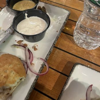 Tommy's Tavern and Tap - Marshmallow sauce - American Near Me - Sea Bright, New Jersey Tommy's Tavern and Tap - Marshmallow sauce - American Near Me - Sea Bright, New Jersey