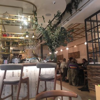 Farmacy - Love the bright, natural decor! - Vegan Near Me - London, XGL Farmacy - Love the bright, natural decor! - Vegan Near Me - London, XGL