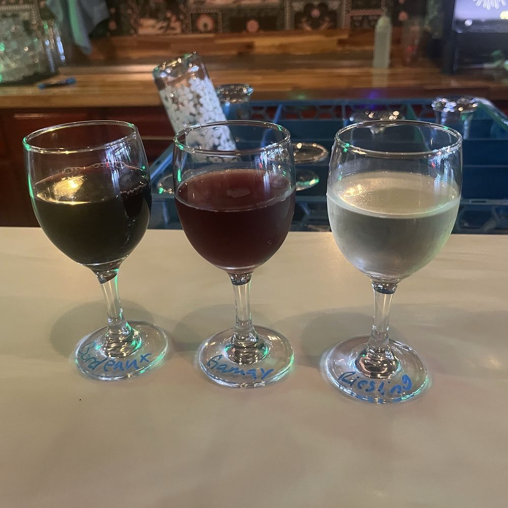 Juice Wine Bar - Wine flight - Wine Bars Near Me - Jacksonville, Florida