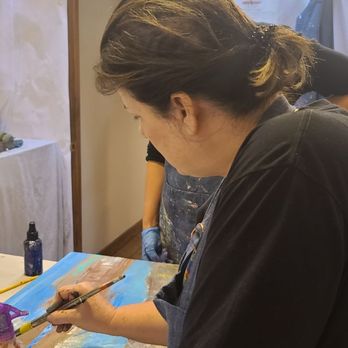 Santa Fe Painting Workshops - Andrea working with Robyn on her painting. - Art Classes Near Me - Santa Fe, New Mexico Santa Fe Painting Workshops - Andrea working with Robyn on her painting. - Art Classes Near Me - Santa Fe, New Mexico