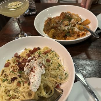 il vecchio - Carbonara and rigatoni - Italian Near Me - Pacific Grove, California il vecchio - Carbonara and rigatoni - Italian Near Me - Pacific Grove, California