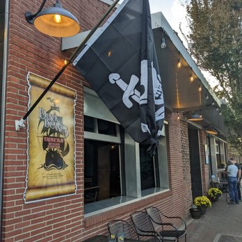 Blackbeard's Triple Play Restaurant and Bar - Entrance to Blackbeard's, New Bern - Sports Bars Near Me - New Bern, North Carolina