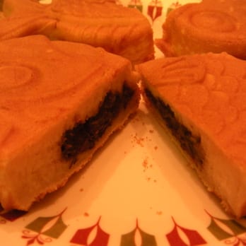 Deli Manjoo - Red Bean filling inside big lucky fish - Desserts Near Me - Diamond Bar, California