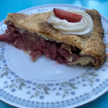 Fog Eater Cafe - Strawberry pie - Southern Near Me - Mendocino, California