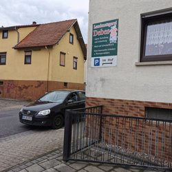 Landmetzgerei Debes - Eigener Parkplatz