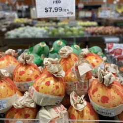 Cordova International Farmer's Market - Pomelo fruit