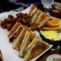 Restaurant Yotis - Club sandwich déjeuner