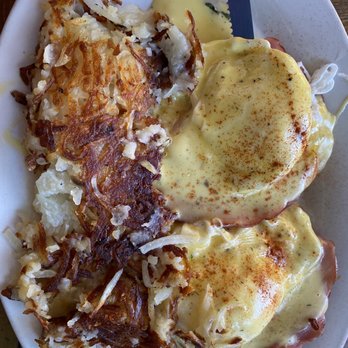 Linda's Tavern - Eggs Benedict - Bars Near Me - Seattle, Washington Linda's Tavern - Eggs Benedict - Bars Near Me - Seattle, Washington