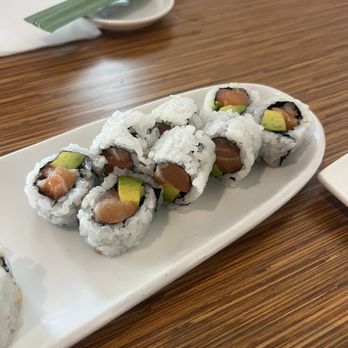 Kombu Sushi - Salmon Avocado Roll - Japanese Near Me - Los Angeles, California Kombu Sushi - Salmon Avocado Roll - Japanese Near Me - Los Angeles, California
