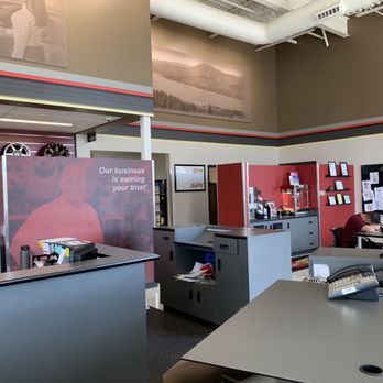 Les Schwab Tire Center - Interior - Tires Near Me - Ontario, California