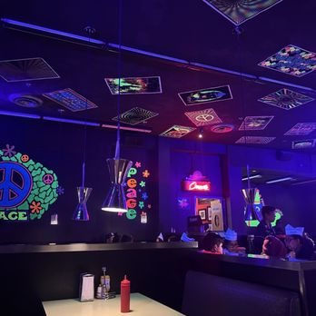 Corvette Diner - Dark room - Diners Near Me - San Diego, California