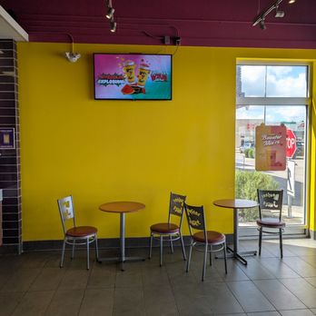 Booster Juice - Seating - Juice Bars & Smoothies Near Me - Winnipeg, Manitoba Booster Juice - Seating - Juice Bars & Smoothies Near Me - Winnipeg, Manitoba