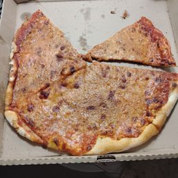 It's the best pizza pie I've had in 40 years Perfect sauce to crust ratio for me, I loved it. Thanks to who made my pie today It's the best pizza pie I've had in 40 years Perfect sauce to crust ratio for me, I loved it. Thanks to who made my pie today
