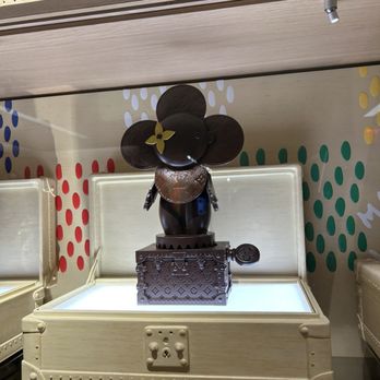 Louis Vuitton - Vivienne Sur Malle - Leather Goods Near Me - New York, New York Louis Vuitton - Vivienne Sur Malle - Leather Goods Near Me - New York, New York