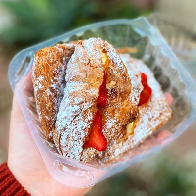 Cream Pan by null