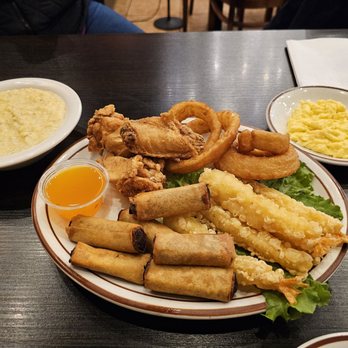 Mountain West Eatery - Sampler plater with grits and an egg - American Near Me - Las Vegas, Nevada Mountain West Eatery - Sampler plater with grits and an egg - American Near Me - Las Vegas, Nevada