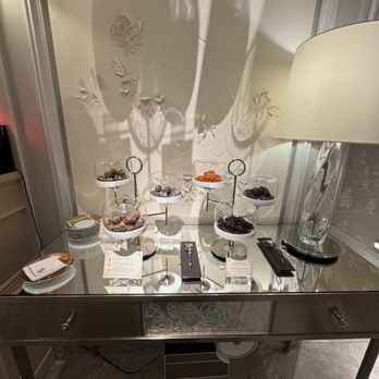 Four Seasons Hôtel George V - Snacks in the spa lobby - Hotels Near Me - Paris, 75 Four Seasons Hôtel George V - Snacks in the spa lobby - Hotels Near Me - Paris, 75