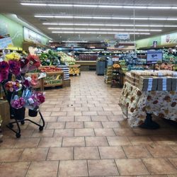 Big Y - Big Y Stratford CT. Clean, and remodeled.