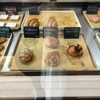 Arcobaleno Gelateria - The cardamom buns front & center are amazing - Gelato Near Me - Sunnyside, New York