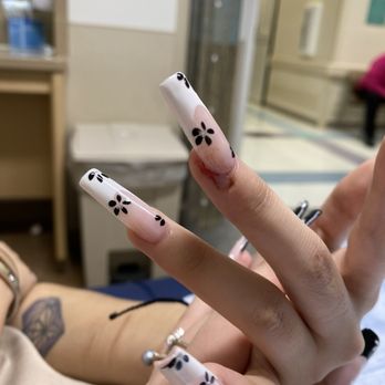 Luxury Nails - Nail Salons Near Me - Tustin, California Luxury Nails - Nail Salons Near Me - Tustin, California