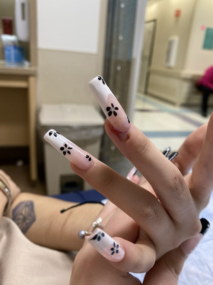 LUXURY NAILS Updated October 2024 315 Photos & 249 Reviews 13233