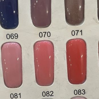 Venezia Nail Spa - 082 was the color I wanted. Not remotely similar to the color they gave me. - Nail Salons Near Me - Glenview, Illinois