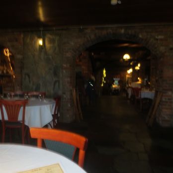 Valley Inn - dining room - Steakhouses Near Me - Portsmouth, Rhode Island Valley Inn - dining room - Steakhouses Near Me - Portsmouth, Rhode Island