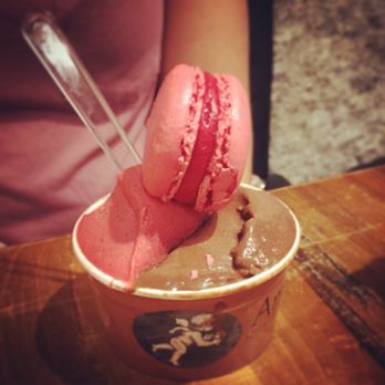 Amorino - Raspberry and organic chocolate with raspberry macaron. All dairy free (also vegan) - Ice Cream & Frozen Yogurt Near Me - Milan, Michigan